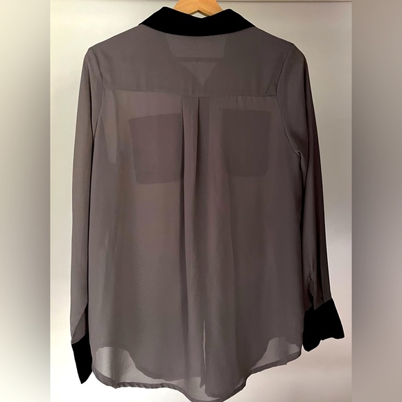 Button up shirt - Picture 2 of 7